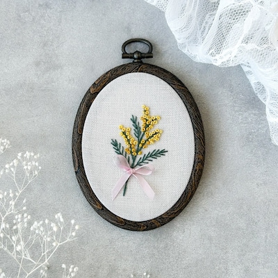 春を飾る　ミモザの刺繍フレーム