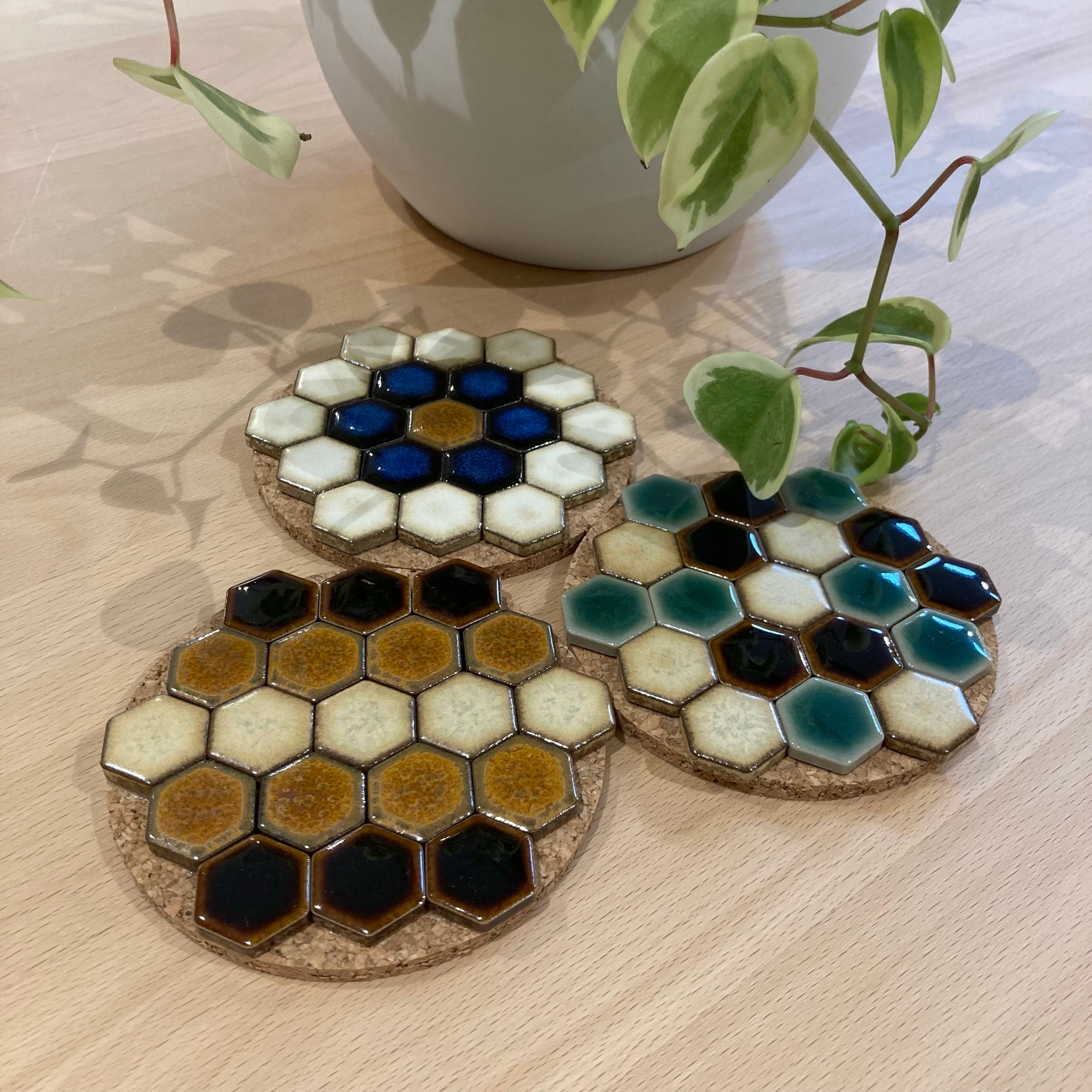 【アル・プラザ近江八幡】モザイクタイルを使ってオリジナルコースターをつくろう♪