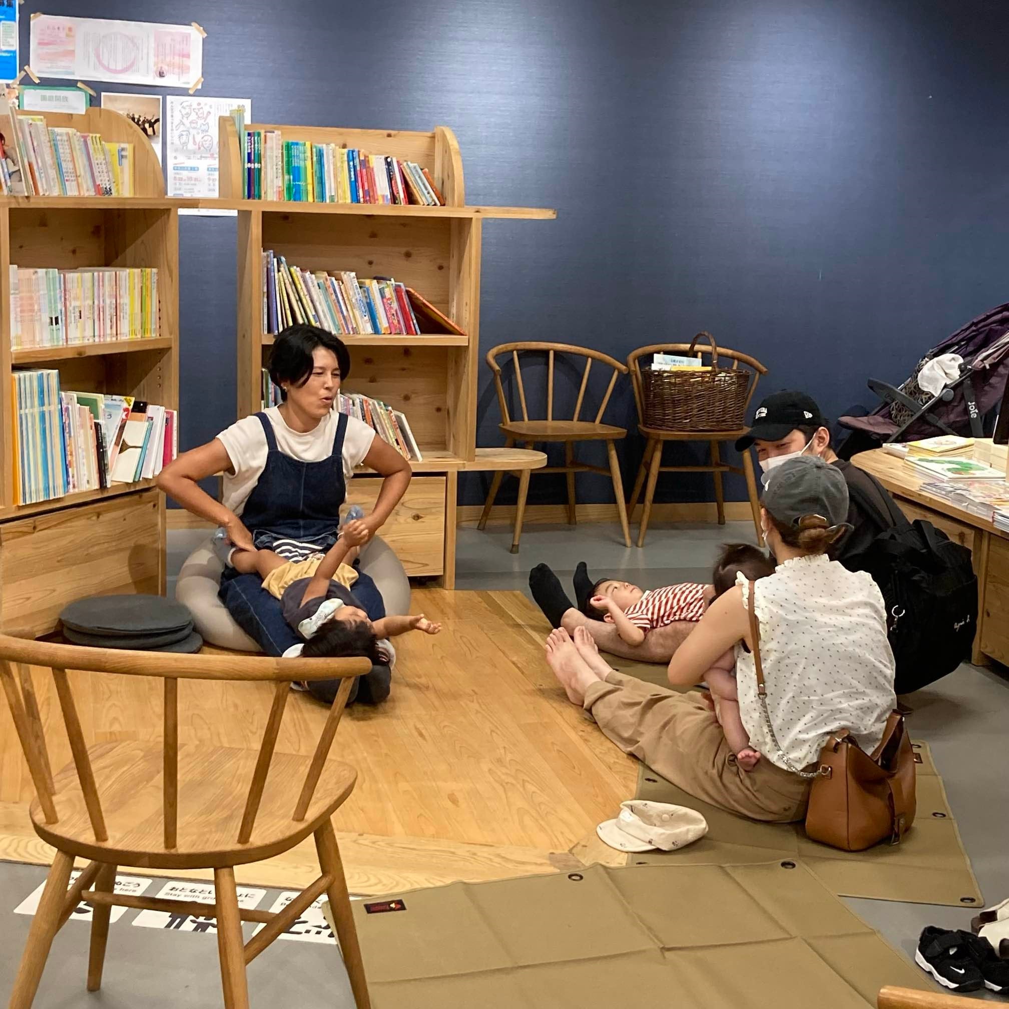ボランティアの方による、絵本の読み聞かせ会を開催します