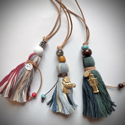 【神戸阪急】4/25(土)4/26(日)-『赤穂の伝統織物・赤穂緞通の糸でつくるチャーム』-