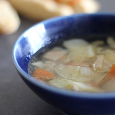 【5/8】遠藤さん家のごはん｜スティックパンと重ね煮野菜スープ