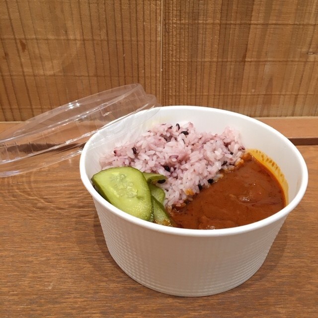 キービジュアル画像：10月7日～バターチキンカレー、テイクアウトできます♪