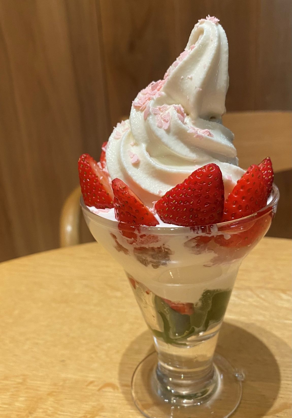 いちごパフェ