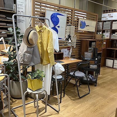 【グランツリー武蔵小杉】スチールパイプコートハンガー