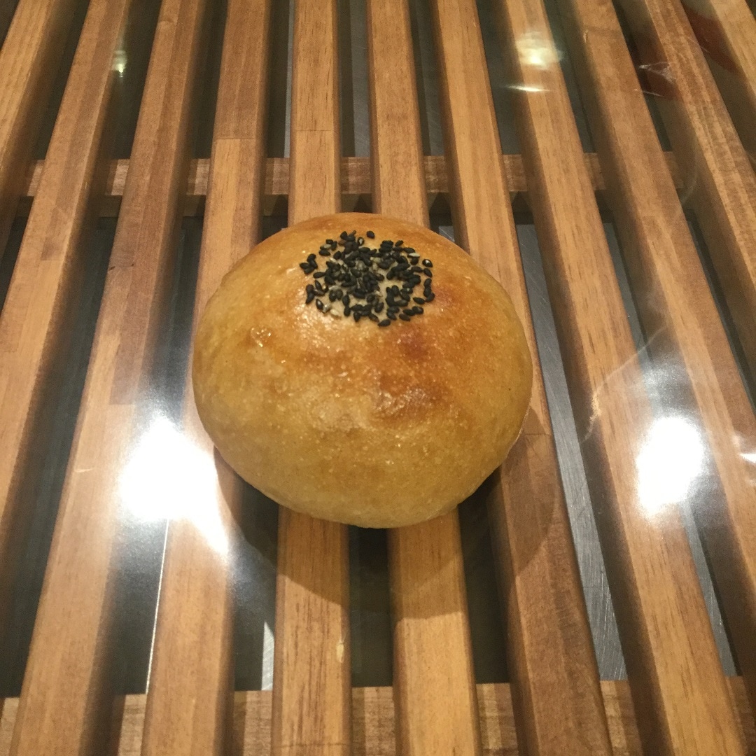 キービジュアル画像：玄米あんぱん｜スタッフのおすすめ