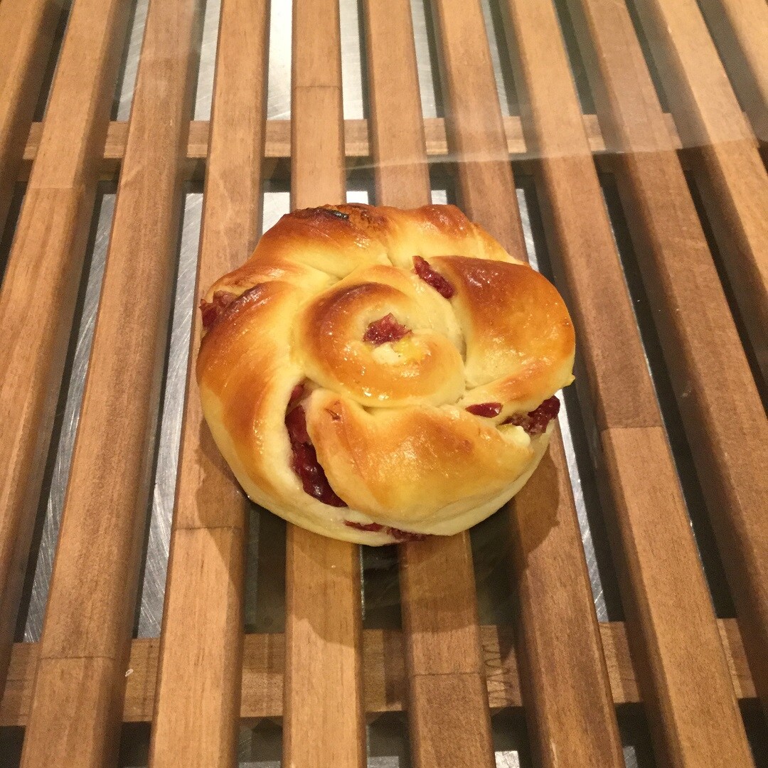 キービジュアル画像：【Café＆Meal 青葉台】無添加クランベリーデニッシュ｜スタッフのおすすめ