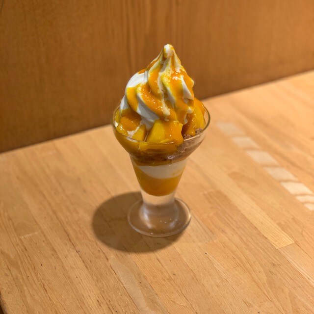 マンゴーパフェ