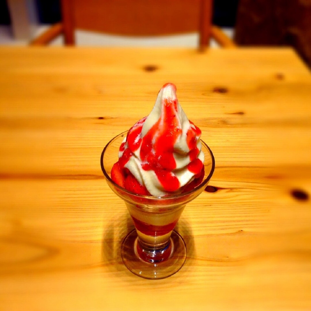 【Cafe&Meal MUJI日比谷】苺のパフェ