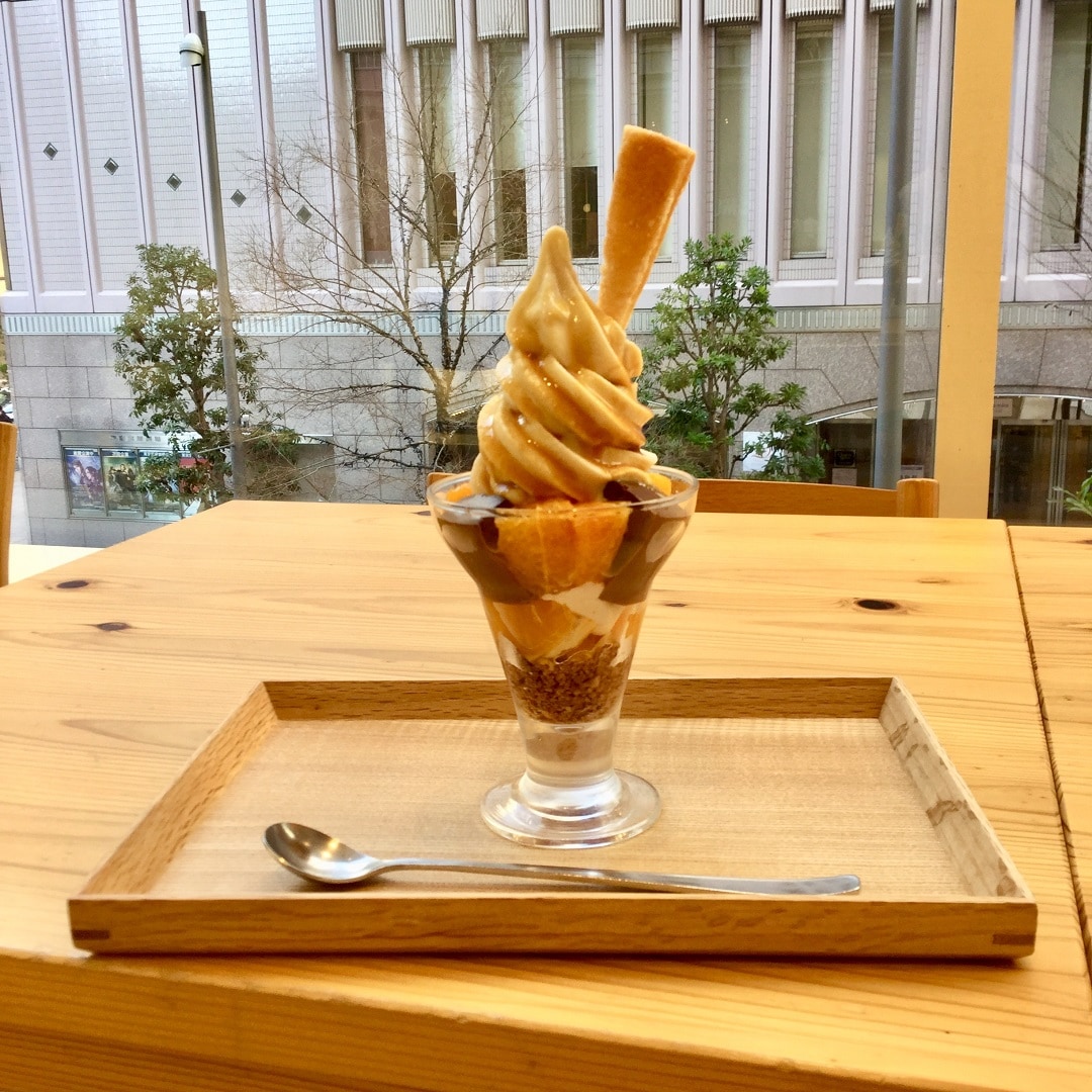 【Cafe&Meal MUJI日比谷】オレンジとショコラのパフェの写真