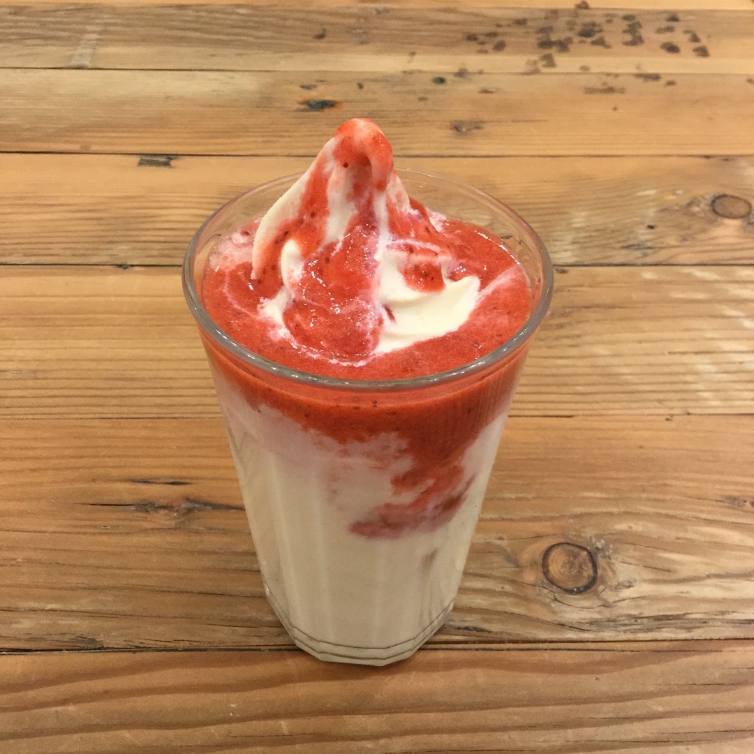 【Café＆MealMUJI日比谷】ホワイトチョコと苺のフロート