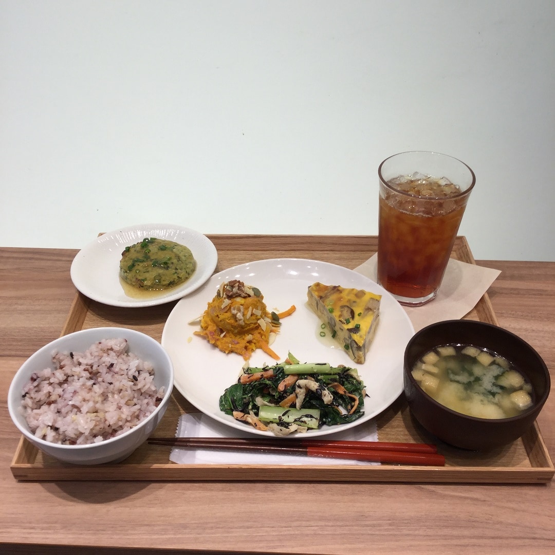 キービジュアル画像：「ランチを食べにいきませんか？」