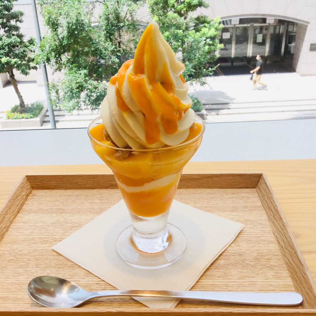 マンゴーパフェ