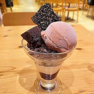 【Café＆Meal MUJI新宿】ごまとチョコレートアイスのパフェ