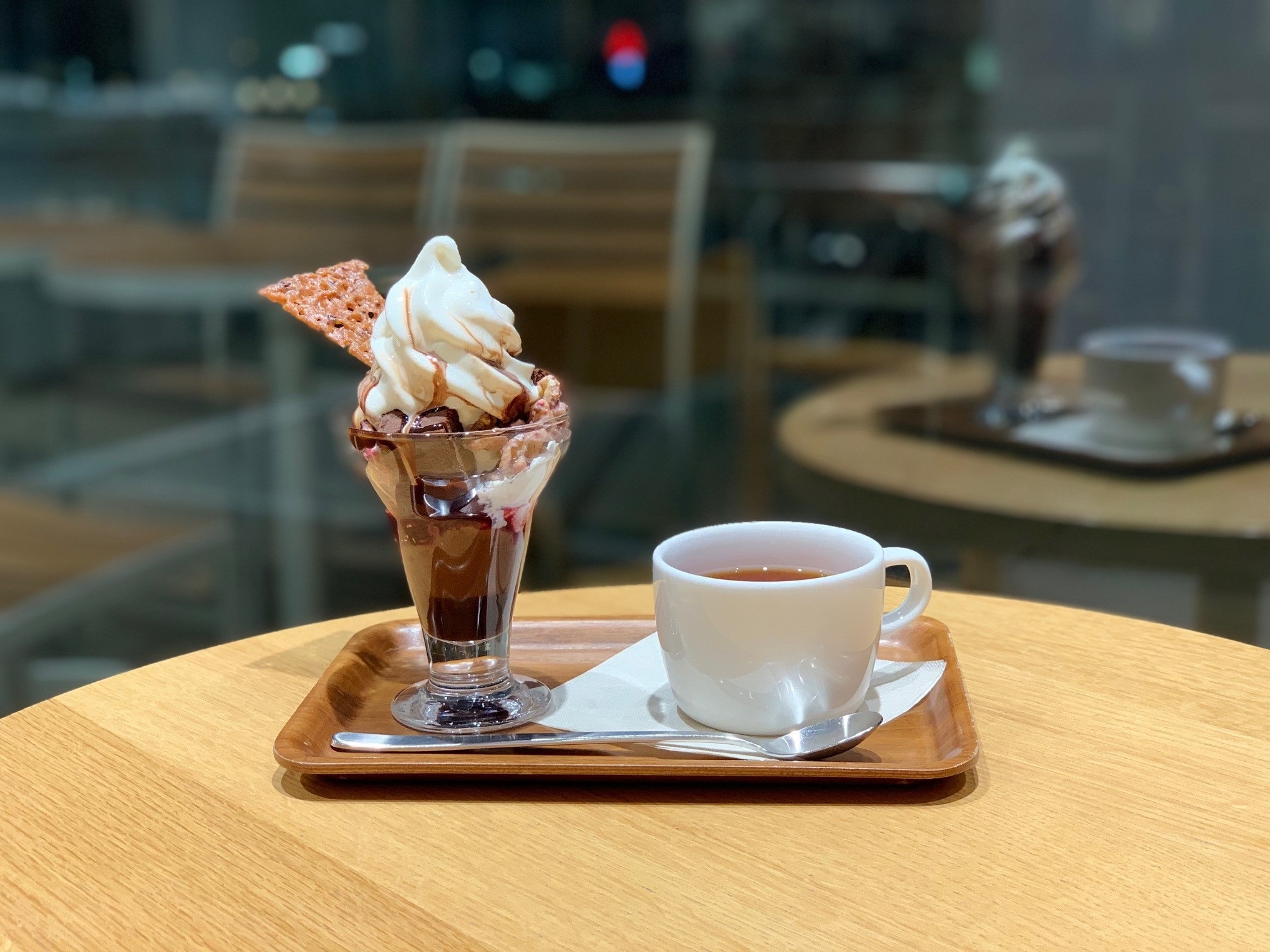 キービジュアル画像：【Café MUJI二子玉川】新メニュー　ガトーショコラとベリーのパフェは紅茶とセットがおすすめです