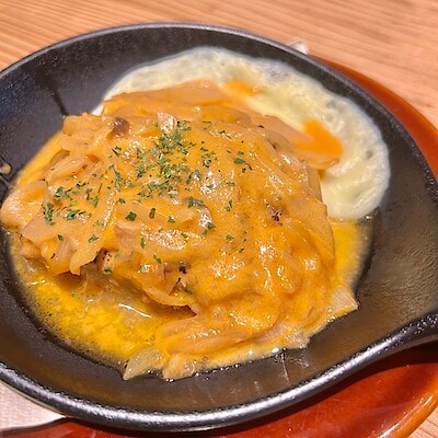 【Café＆Meal MUJIグランフロント大阪】　ハンバーグのストロガノフソースのご紹介です。