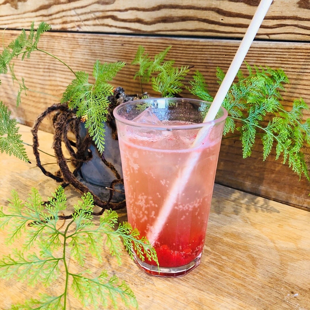 【Cafe'&Meal MUJI グランフロント大阪】苺ソーダ１