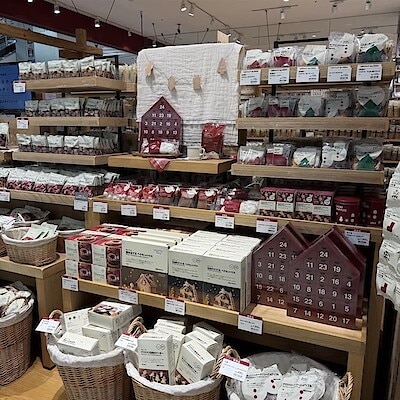 【イオンモール筑紫野】クリスマスのお菓子が入荷しました