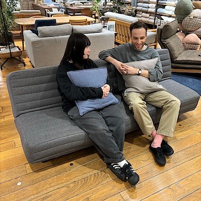 【新宿通り】シーンにあわせて永く使える「リクライニングソファベッド」