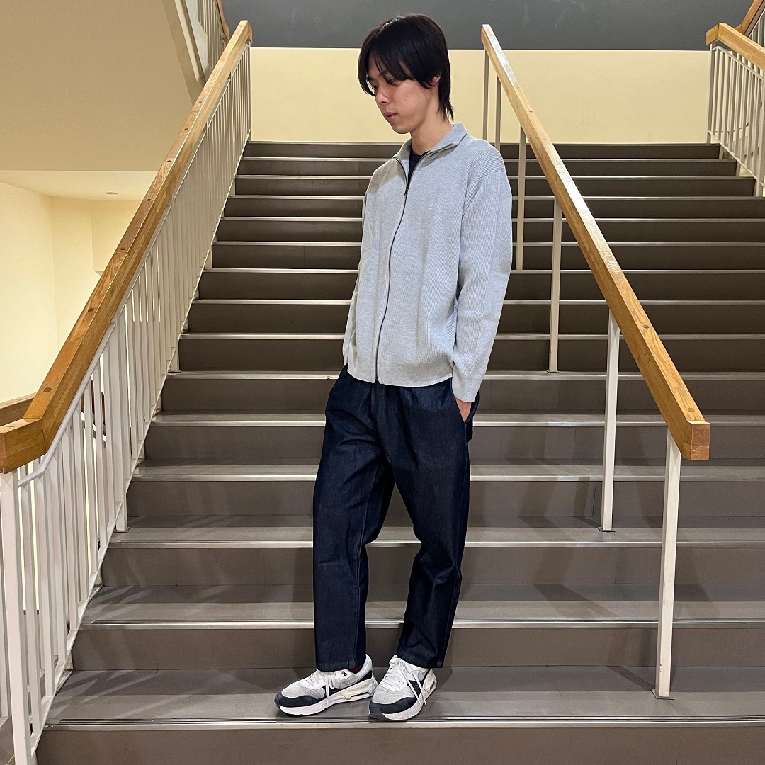 男性スタッフ　身長189cm