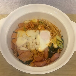 【ららぽーと海老名】ごはんにかけるスンドゥブチゲとキムチ味ミニラーメンでプデチゲ風