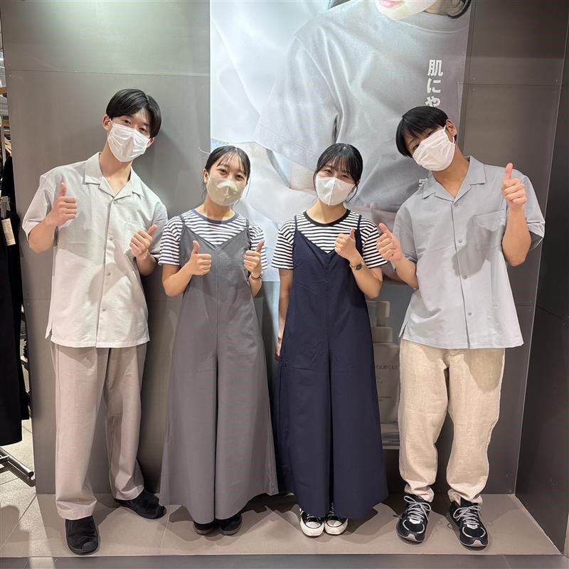 サッカー素材の洋服紹介画像
