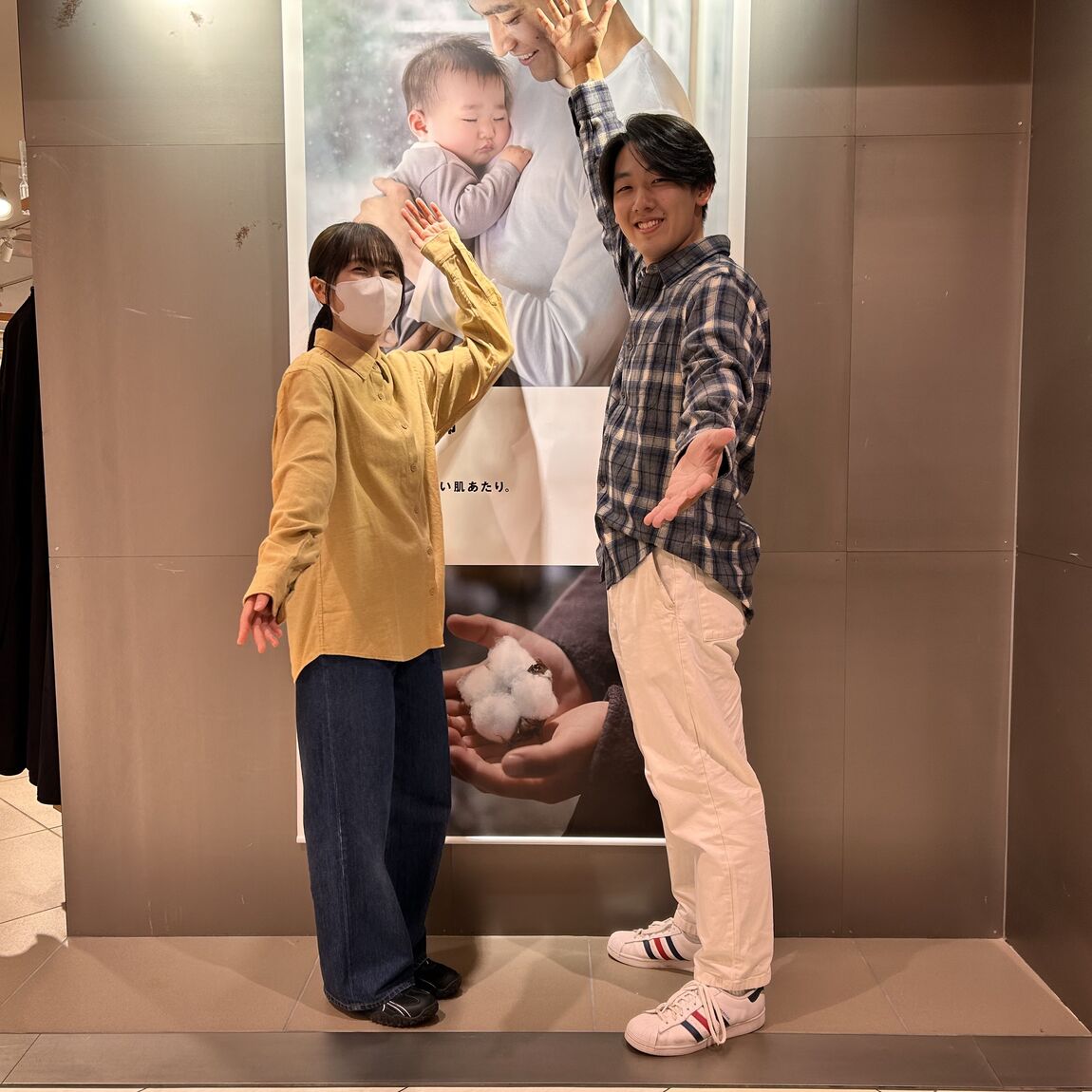 男性女性スタッフスナップ