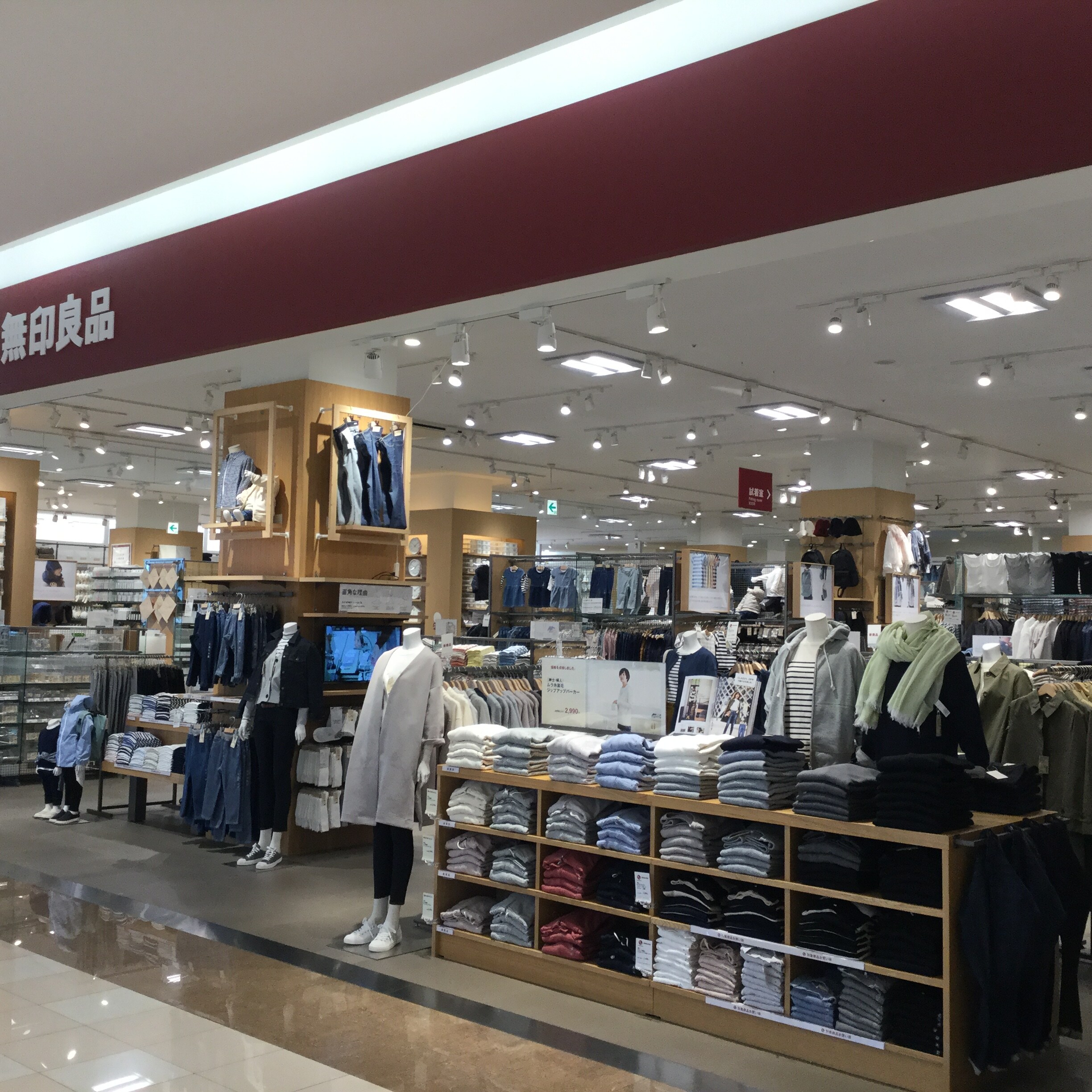 最高 ピオニ ウォーク ネイル 美しいネイルトレンド