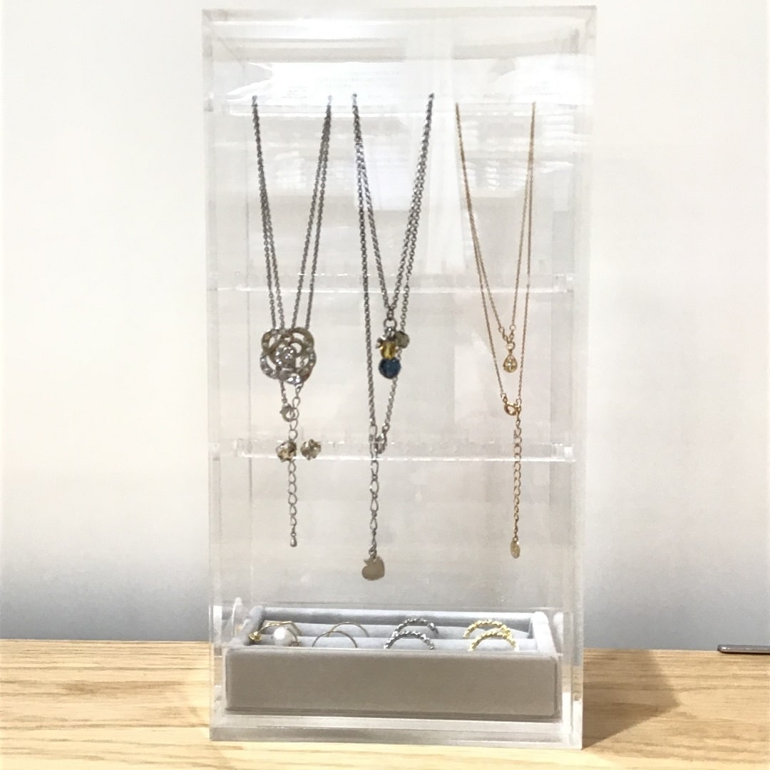 【トキハわさだタウン】アクリルネックレスピアススタンド