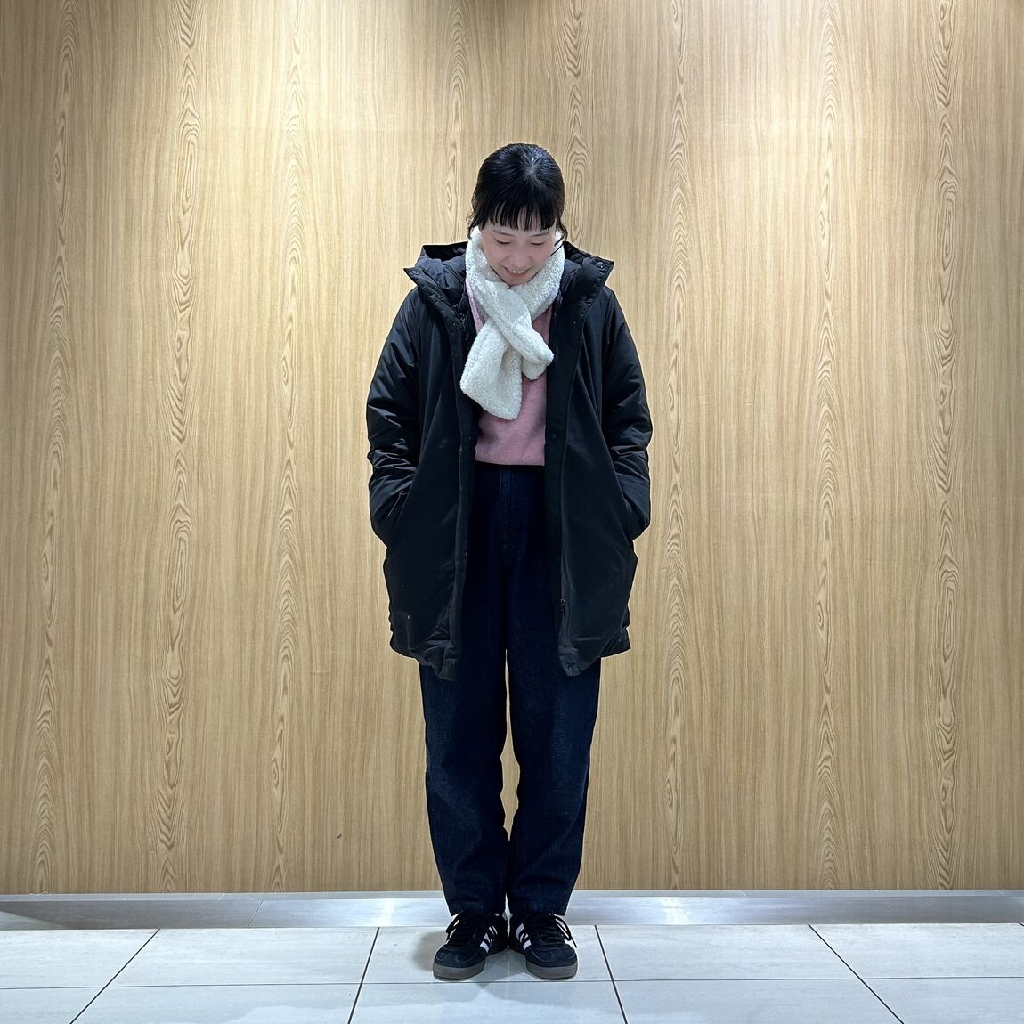 ミドルコート　女性スタッフ