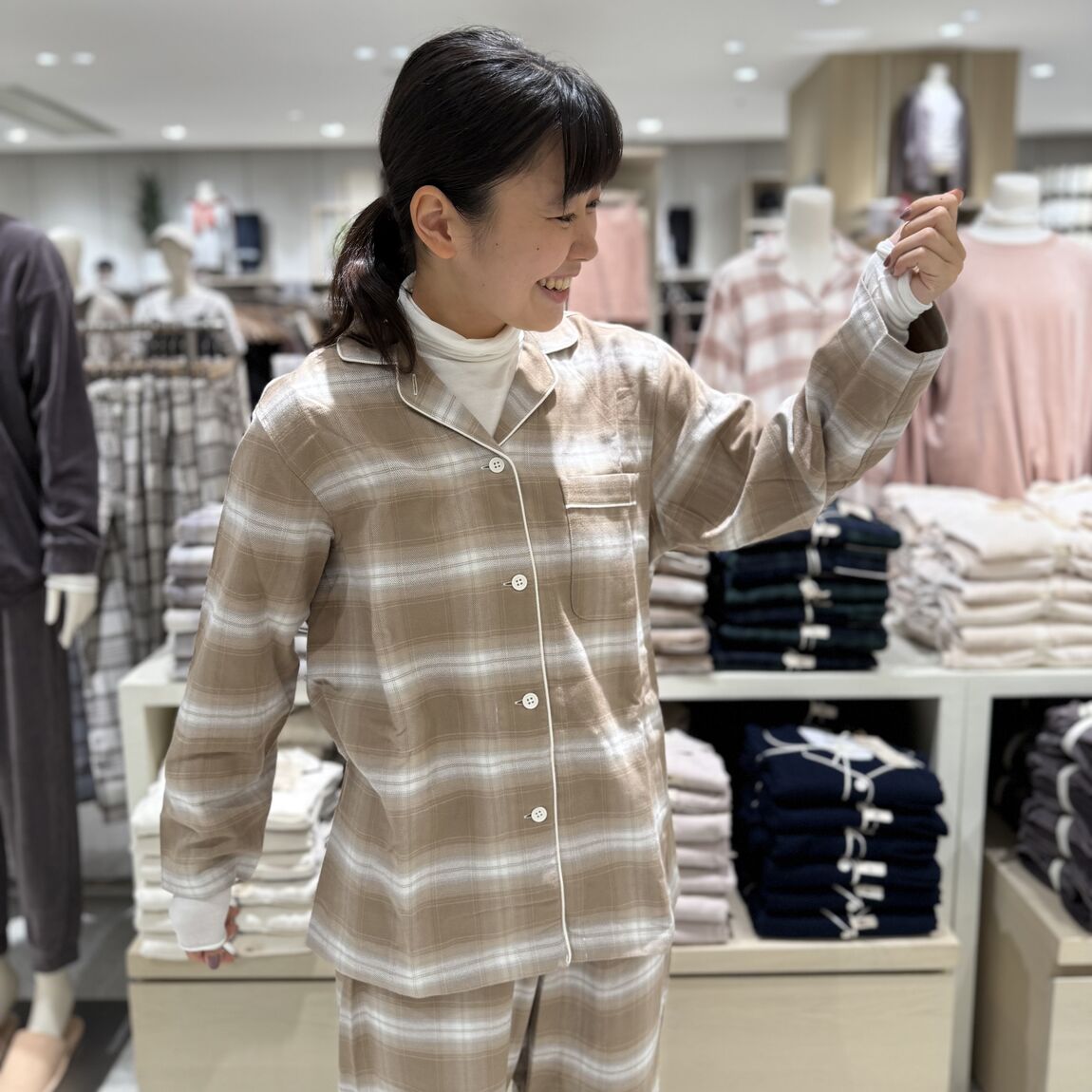 脇に縫い目のないフランネル長袖パジャマ