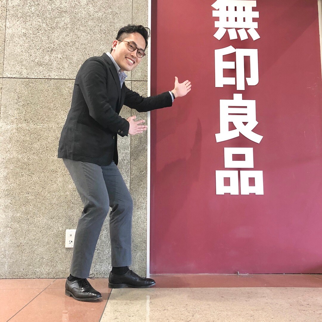 キービジュアル画像：スタッフみんなでリネンを着用しました！