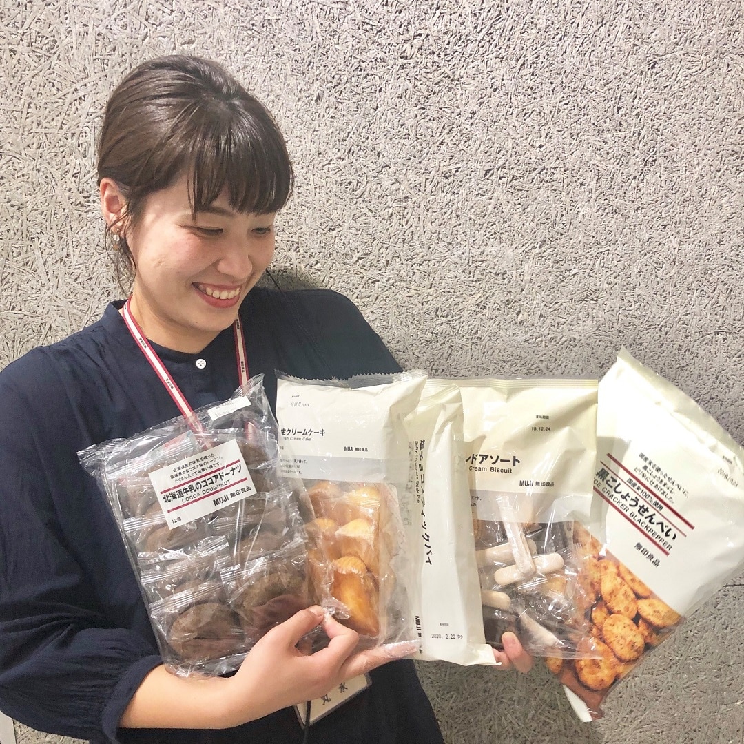 キービジュアル画像：お盆に大袋のお菓子はいかがですか？｜スタッフのおすすめ