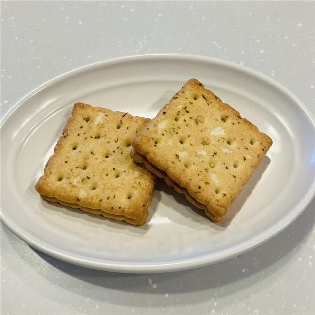 【イオンモール熱田】新発売　大袋クリームサンドクラッカー