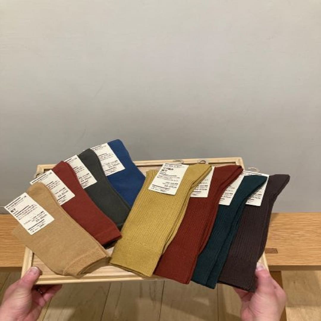 秋色　靴下入荷してます！