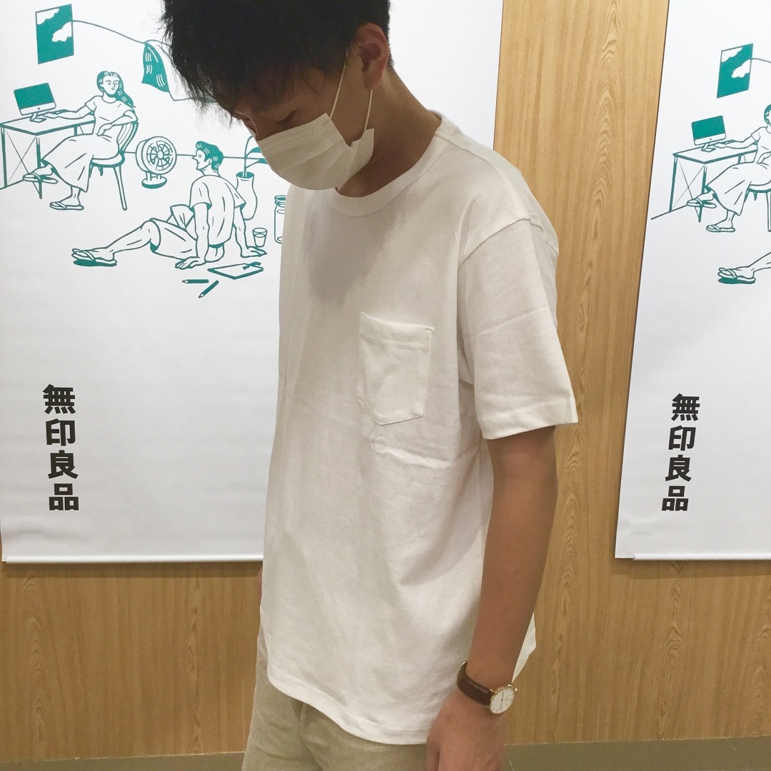 Tシャツ　トップ