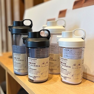 【イオンモール佐野新都市】新商品　広口で洗いやすい 目盛り付き ワンタッチボトル