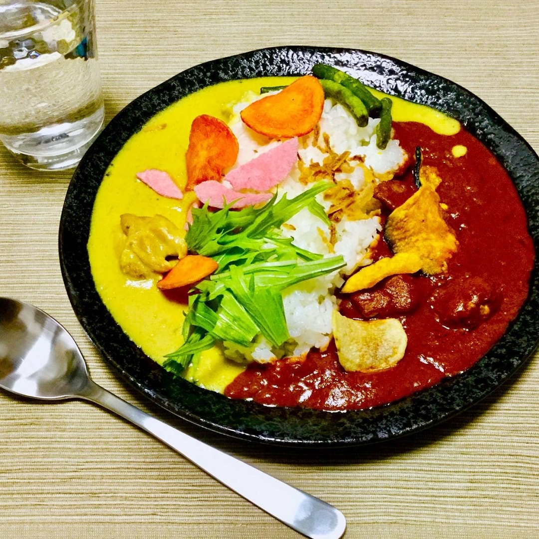 キービジュアル画像：カレーのアレンジレシピ｜スタッフのおすすめ