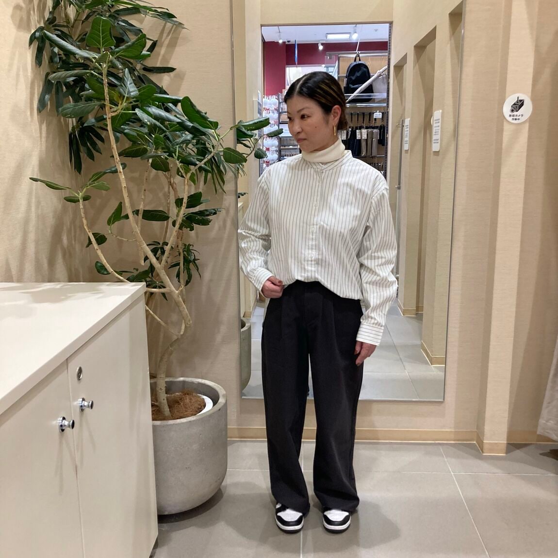 スタンドカラーロングシャツ