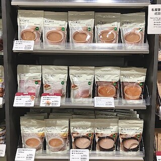 【MUJI to GO 成田国際空港第1ターミナル】春のおうち時間におすすめのカフェメニュー「ふんわり桜ラテ」「桜＆白桃」