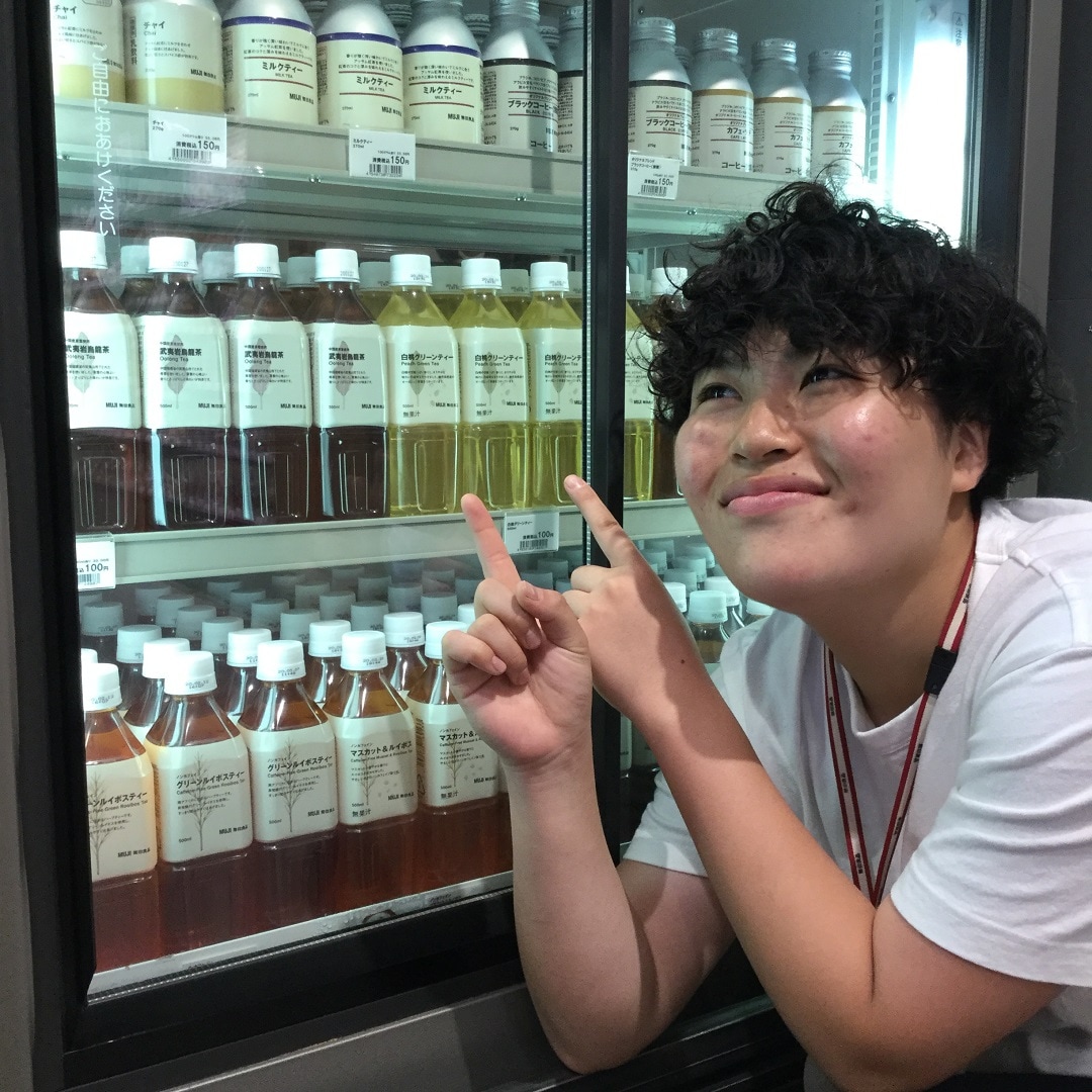 キービジュアル画像：無糖茶シリーズ｜スタッフのおすすめ