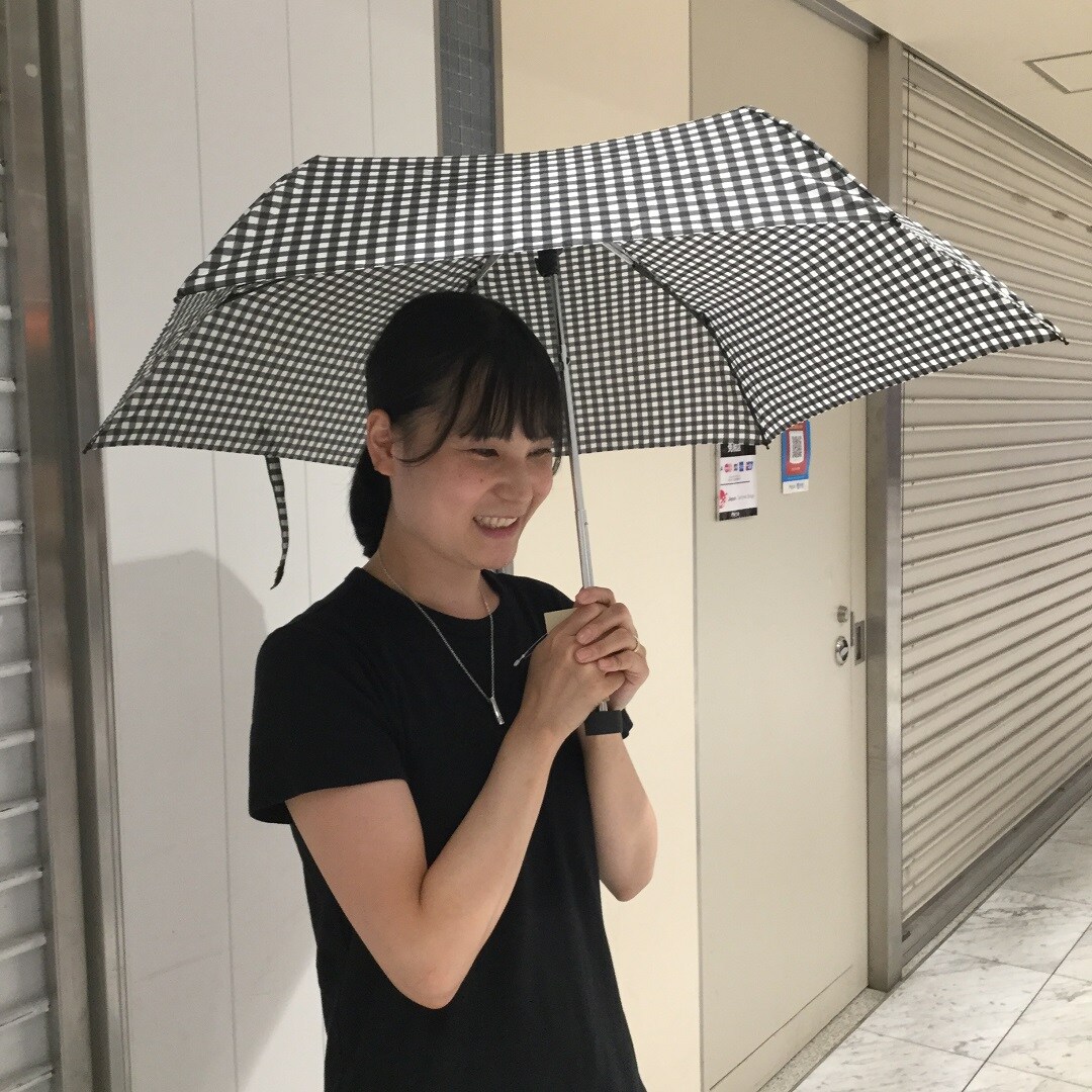 キービジュアル画像：晴雨兼用　軽量　折りたたみ傘|スタッフのおすすめ