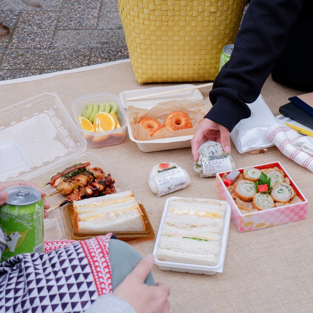 【京都山科】桜と味わうテイクアウトグルメ｜食品売り場