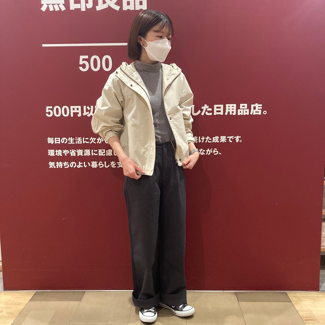 撥水フードジャケットを用いた全身コーディネート