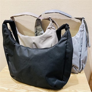 【クイーンズ伊勢丹仙川】おでかけにはかかせない　撥水　２ＷＡＹ　ワンショルダーバッグ