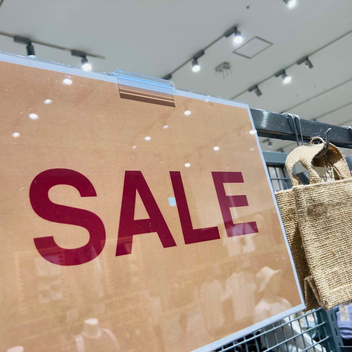 SALE POPとミニジュートバッグの画像