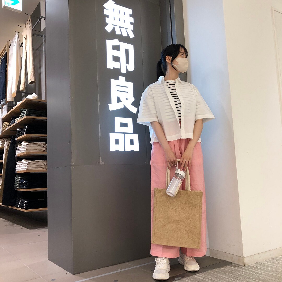 リネンイージーワイドパンツコーデ