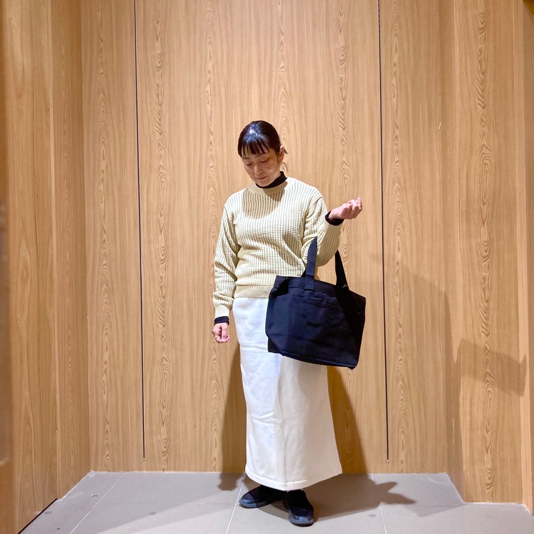 Iラインスカートを使った婦人コーデ