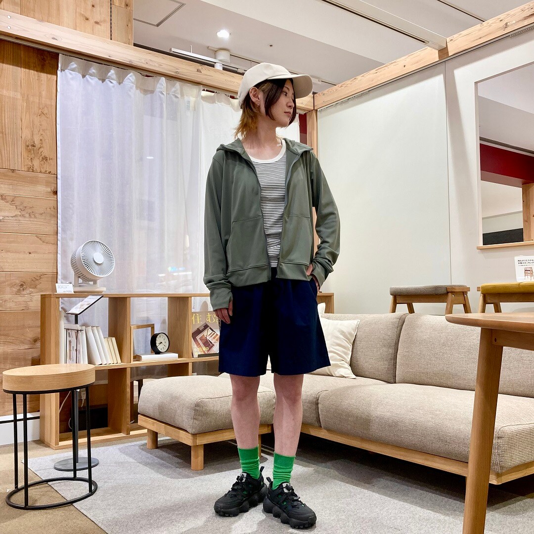 ショートパンツ婦人コーデ