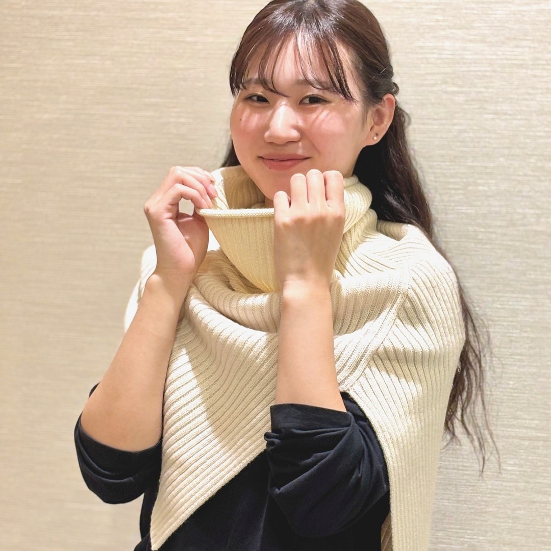 【ザ・モール仙台長町】首のチクチクを抑えたメリノウール混ポンチョ