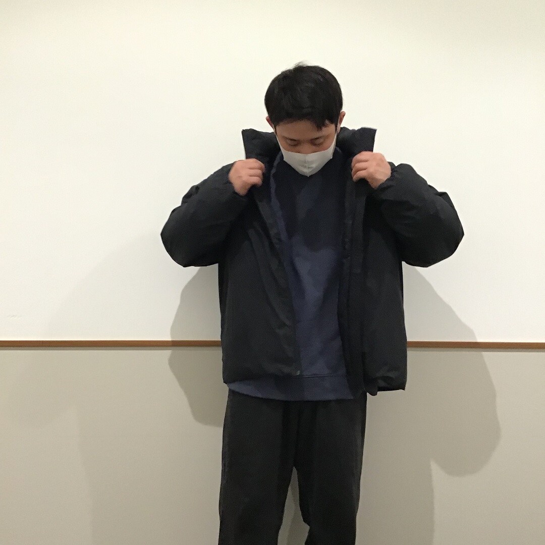 【ザ・モール仙台長町】トレーナを着た男性